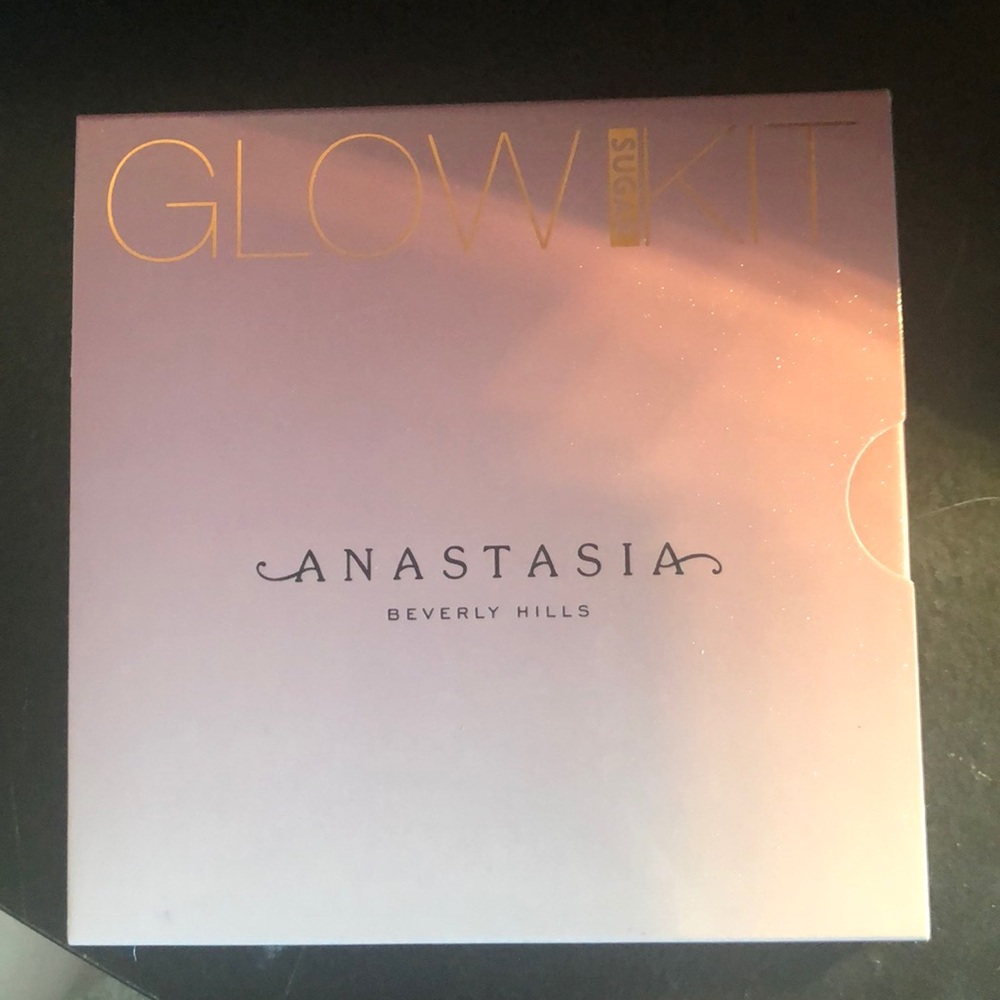 Anastasia Beverly Hills Sugar glow kit!